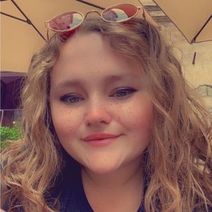 Meet your Posher, Jillian